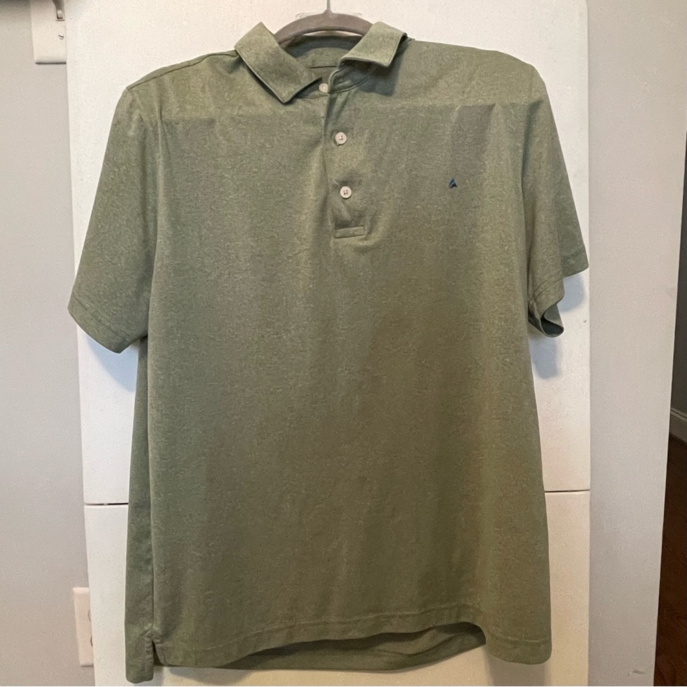 Nautica men’s M green pollo made with soft fabric